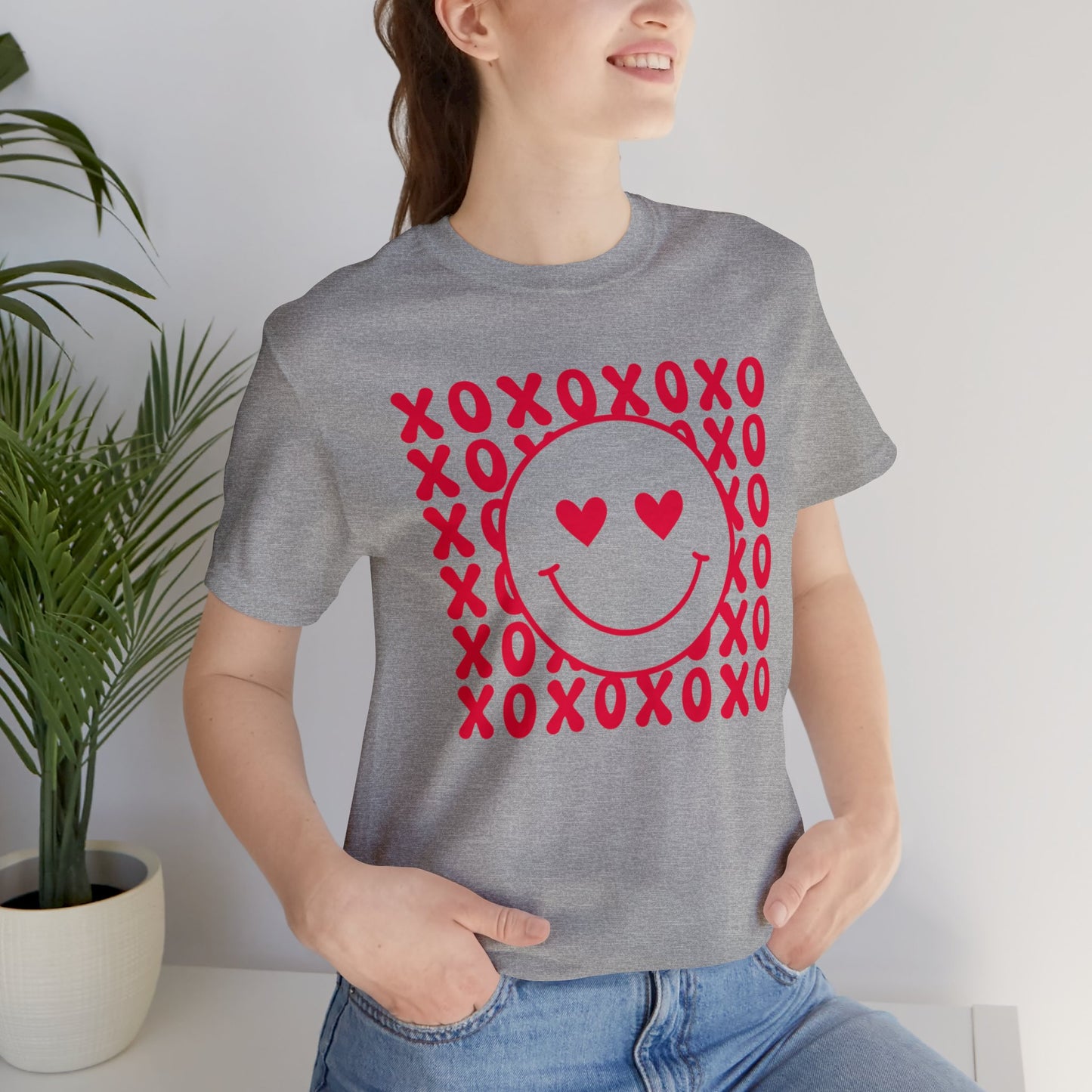 XOXO Heart Eyes Smiley Face Short Sleeve Tee