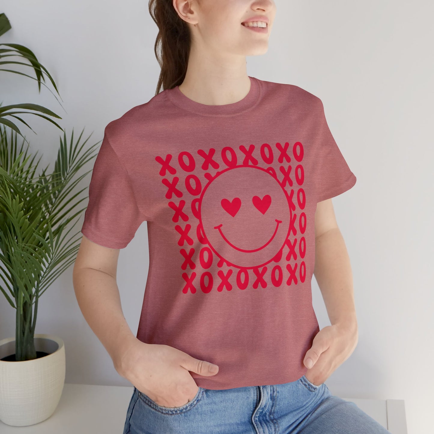 XOXO Heart Eyes Smiley Face Short Sleeve Tee