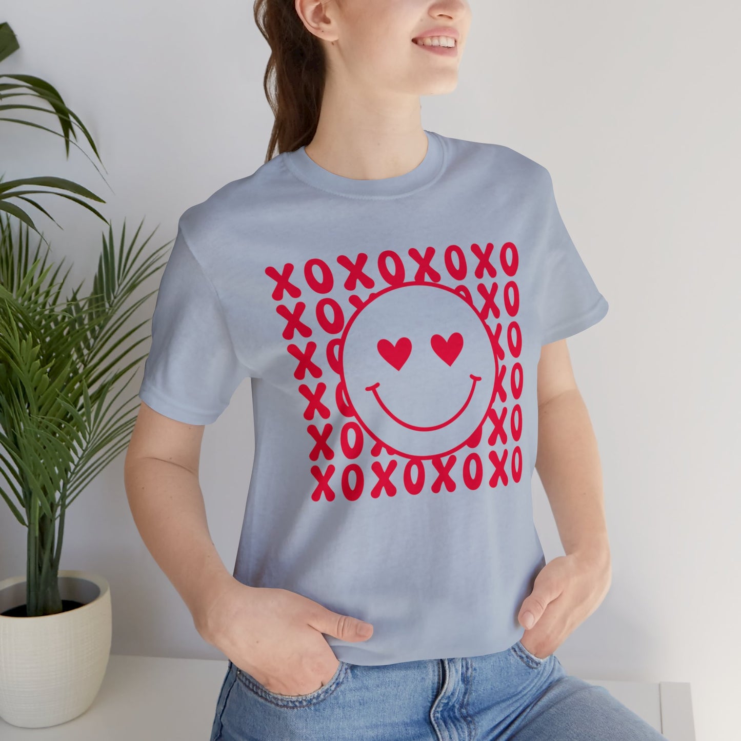 XOXO Heart Eyes Smiley Face Short Sleeve Tee